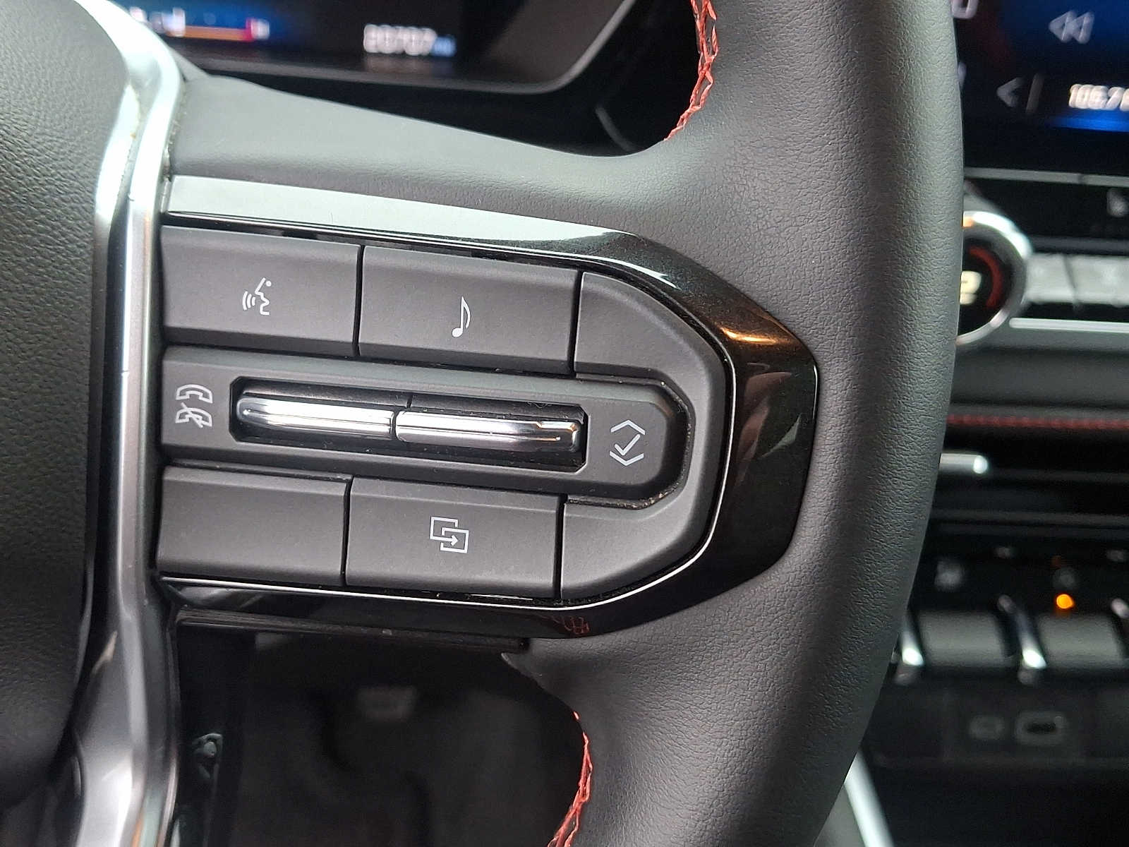 Thumbnail: 2024 Chevrolet Colorado - 43