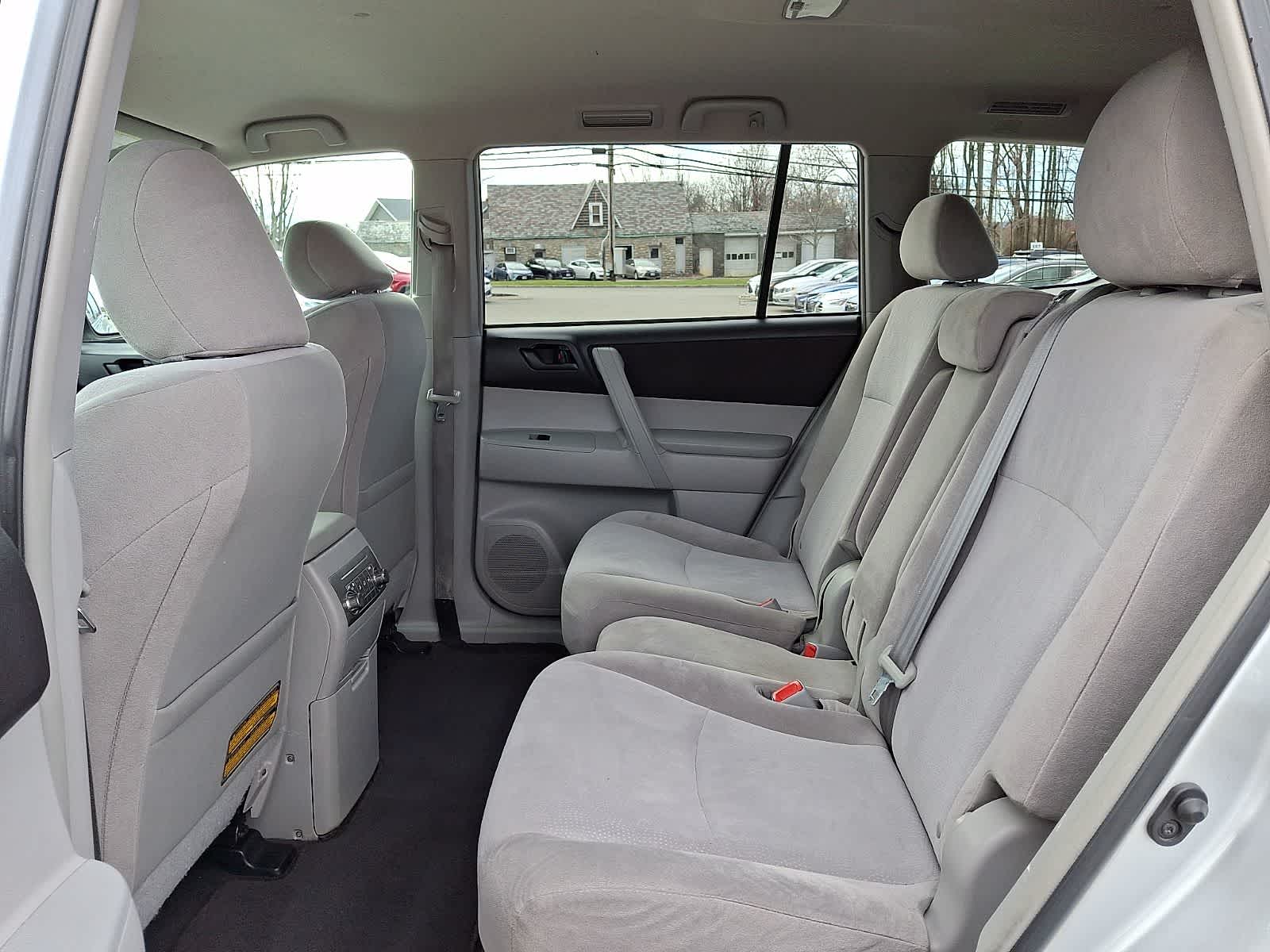 Thumbnail: 2013 Toyota Highlander - 12