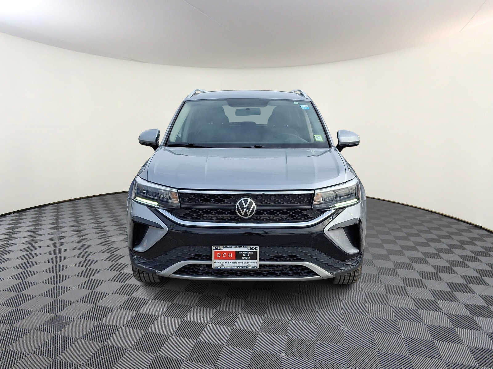 Thumbnail: 2022 Volkswagen Taos - 3