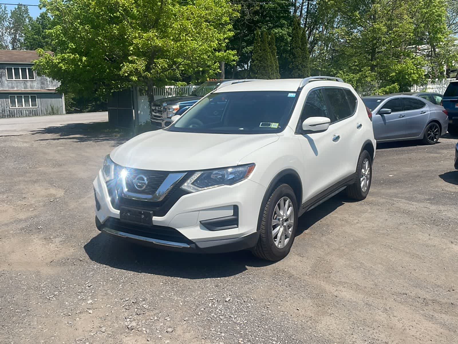 Thumbnail: 2017 Nissan Rogue - 1