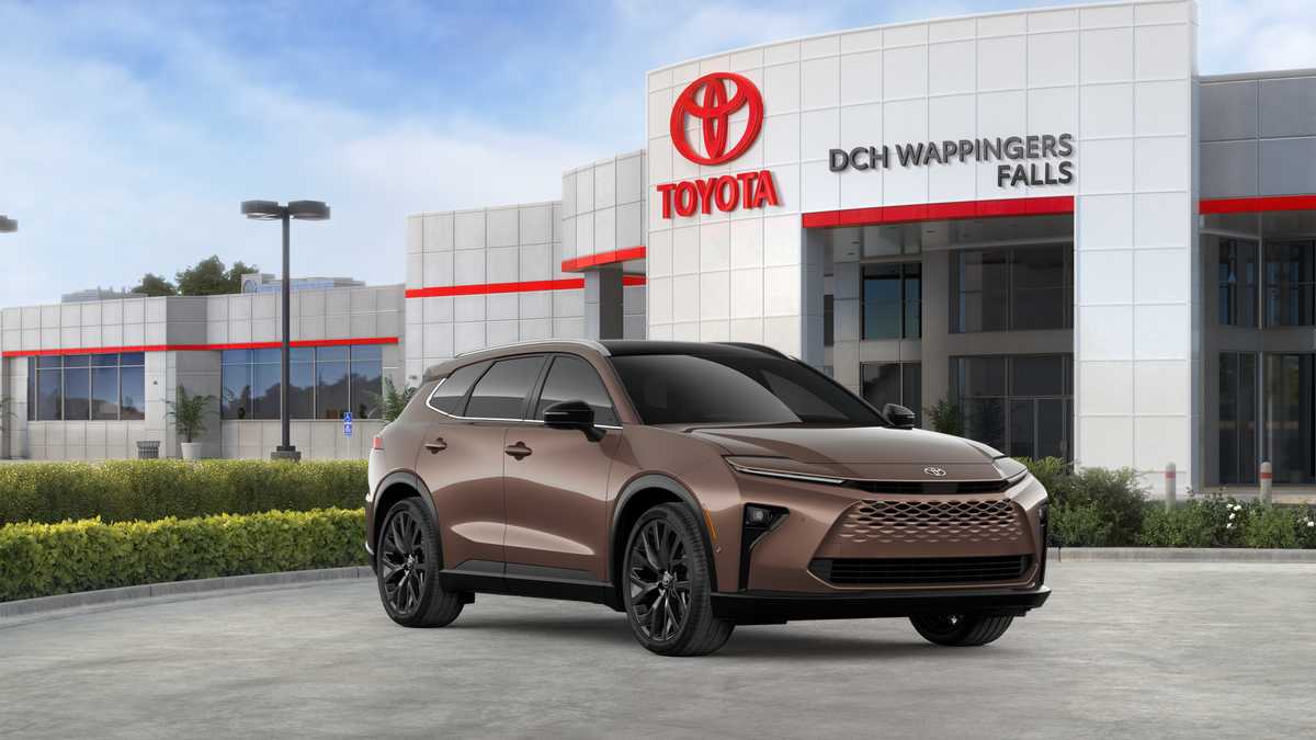 Thumbnail: 2026 Toyota Crown Signia - 17