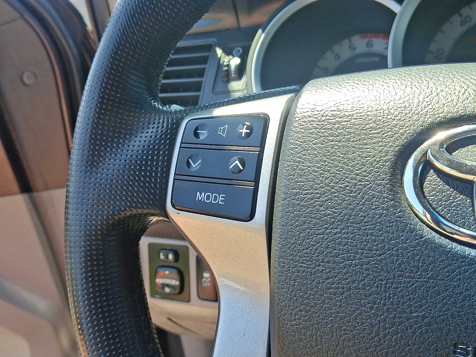 Thumbnail: 2013 Toyota Tacoma - 22