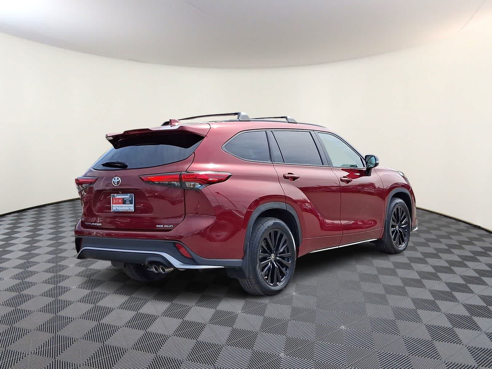 Thumbnail: 2023 Toyota Highlander - 6