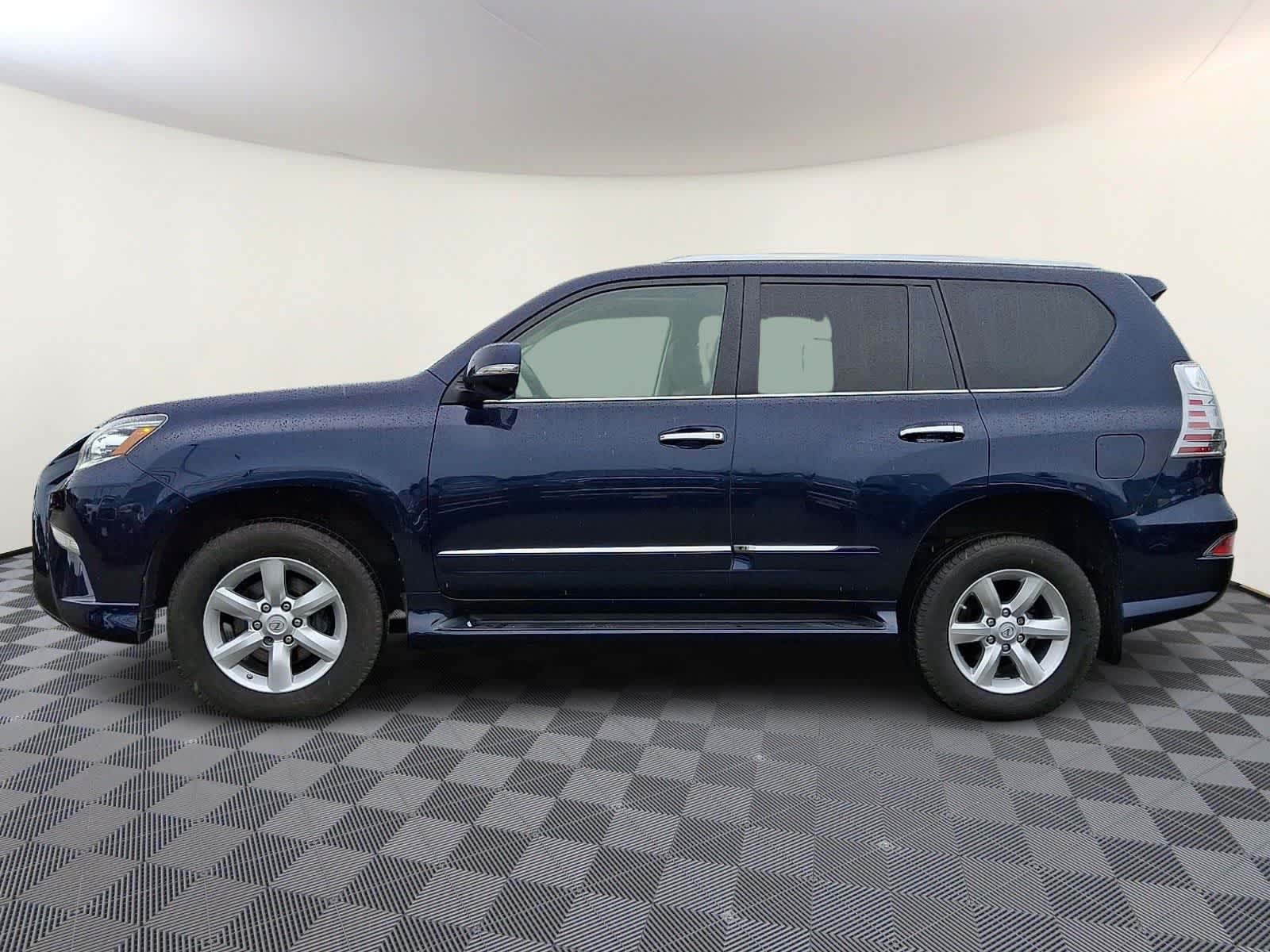 Thumbnail: 2019 Lexus GX - 8
