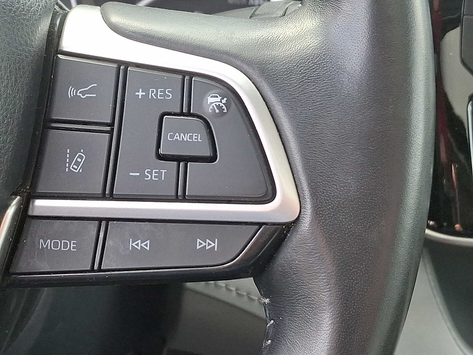 Thumbnail: 2022 Toyota Highlander - 27