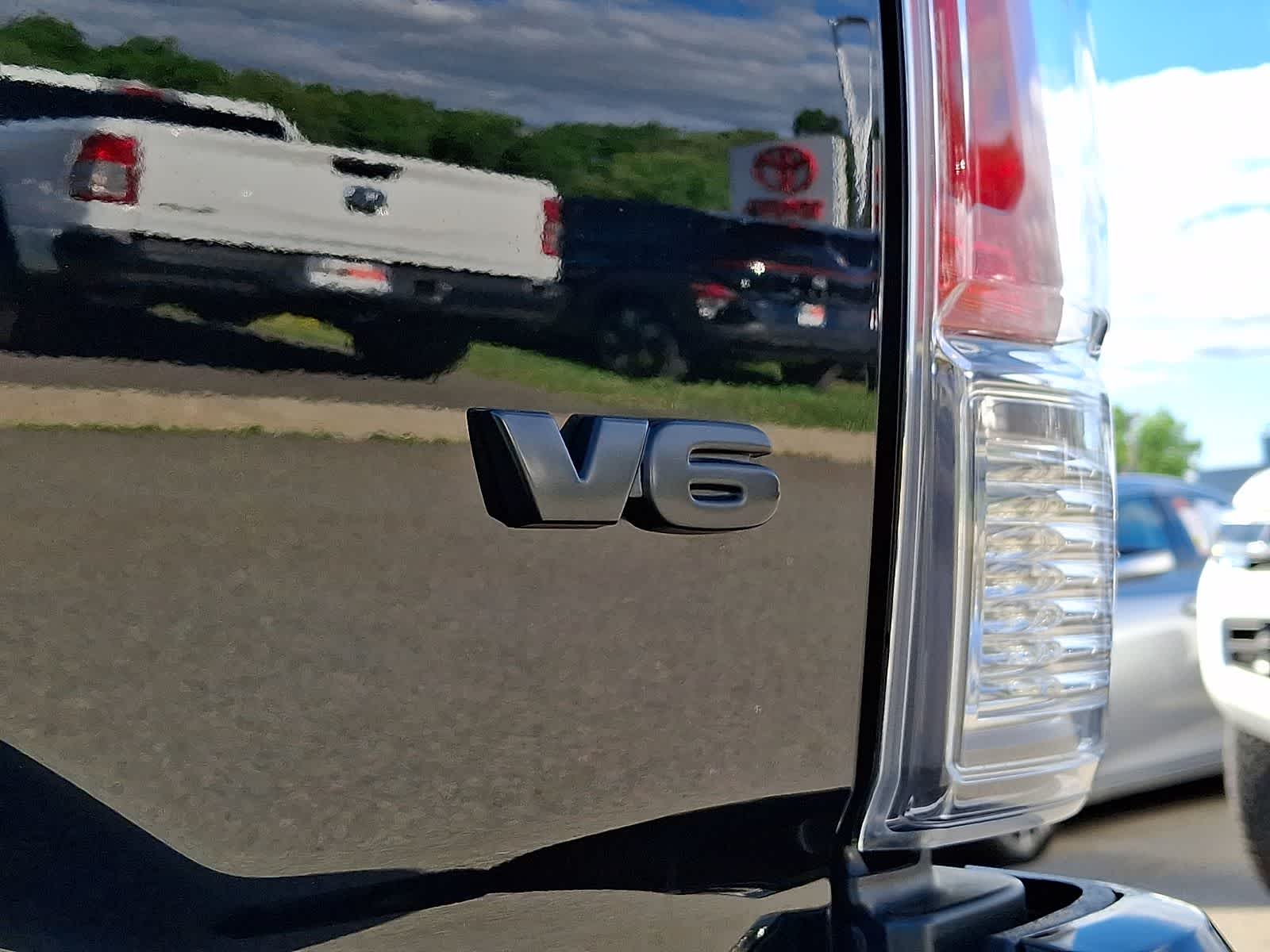 Thumbnail: 2023 Toyota Tacoma - 33