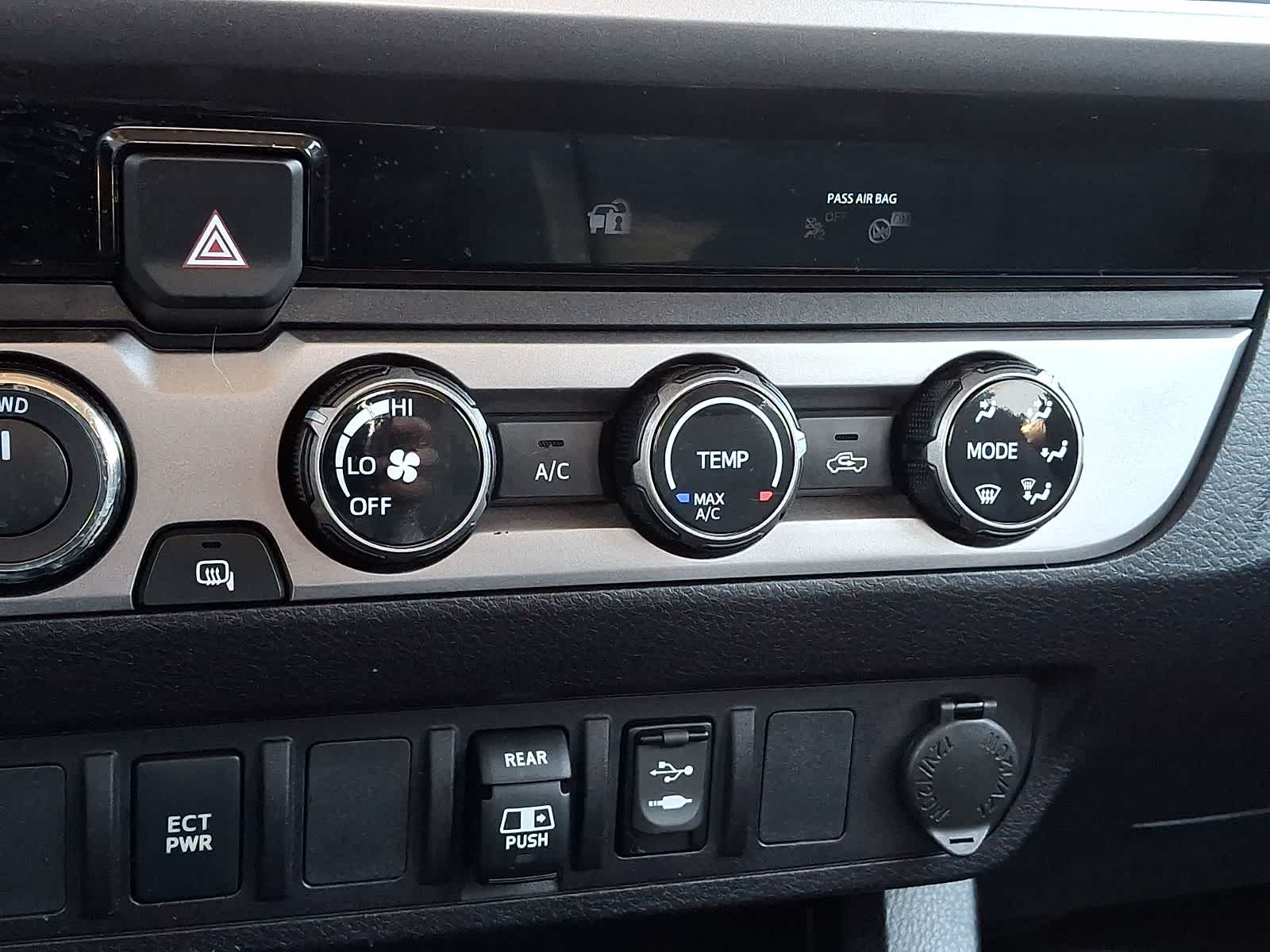 Thumbnail: 2018 Toyota Tacoma - 17