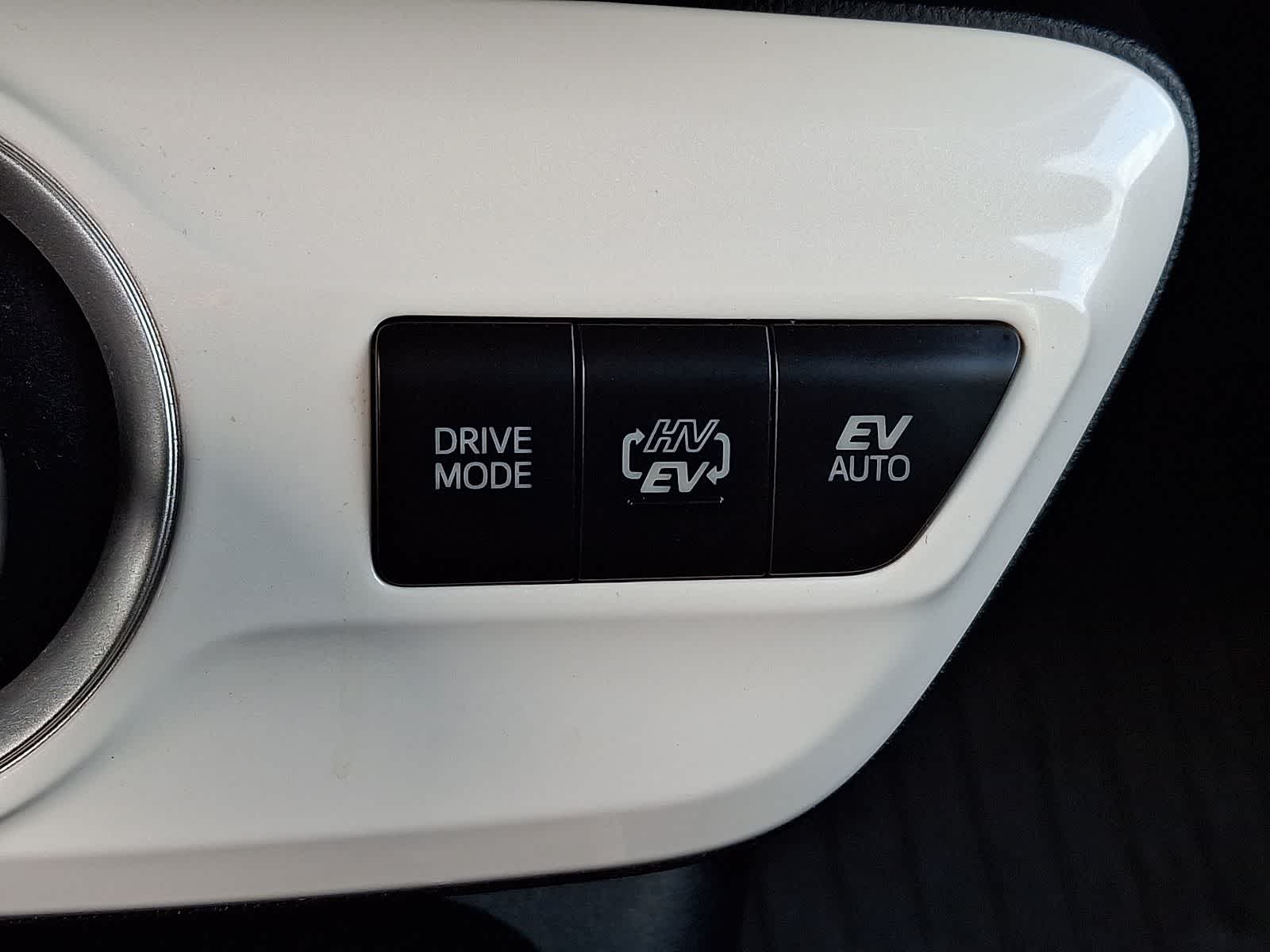 Thumbnail: 2018 Toyota Prius Prime - 25