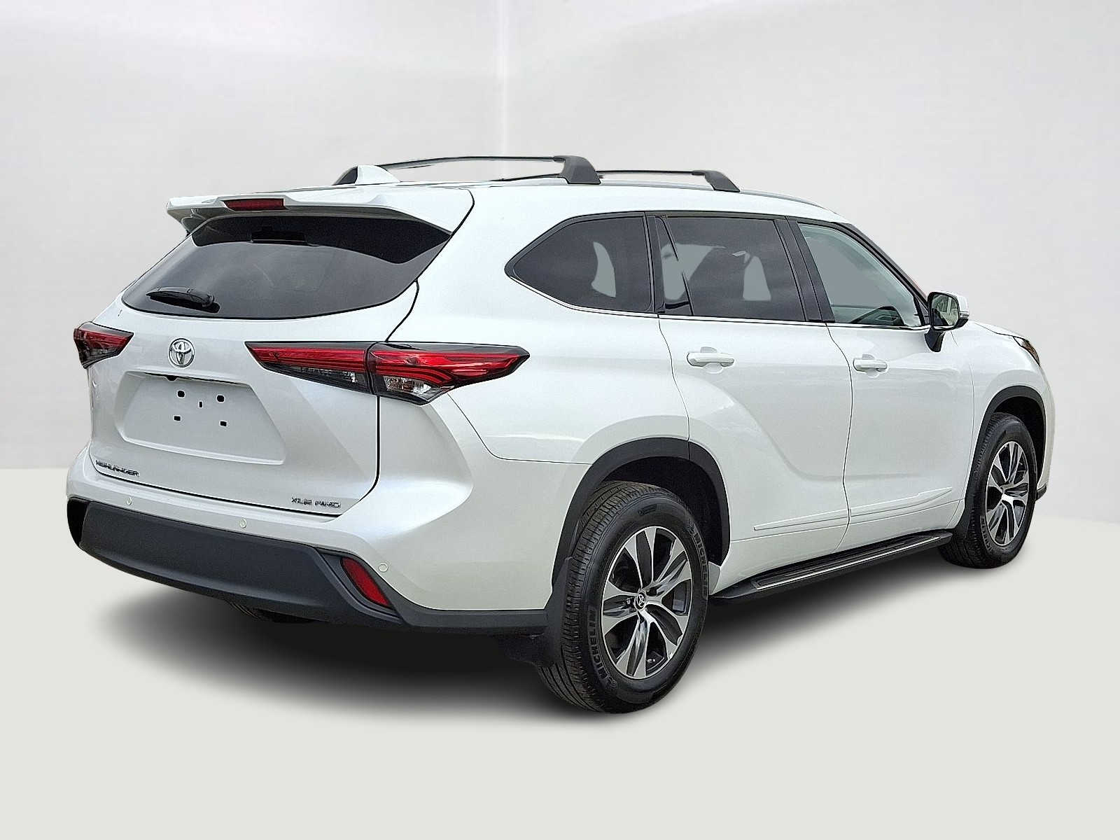 Thumbnail: 2022 Toyota Highlander - 6