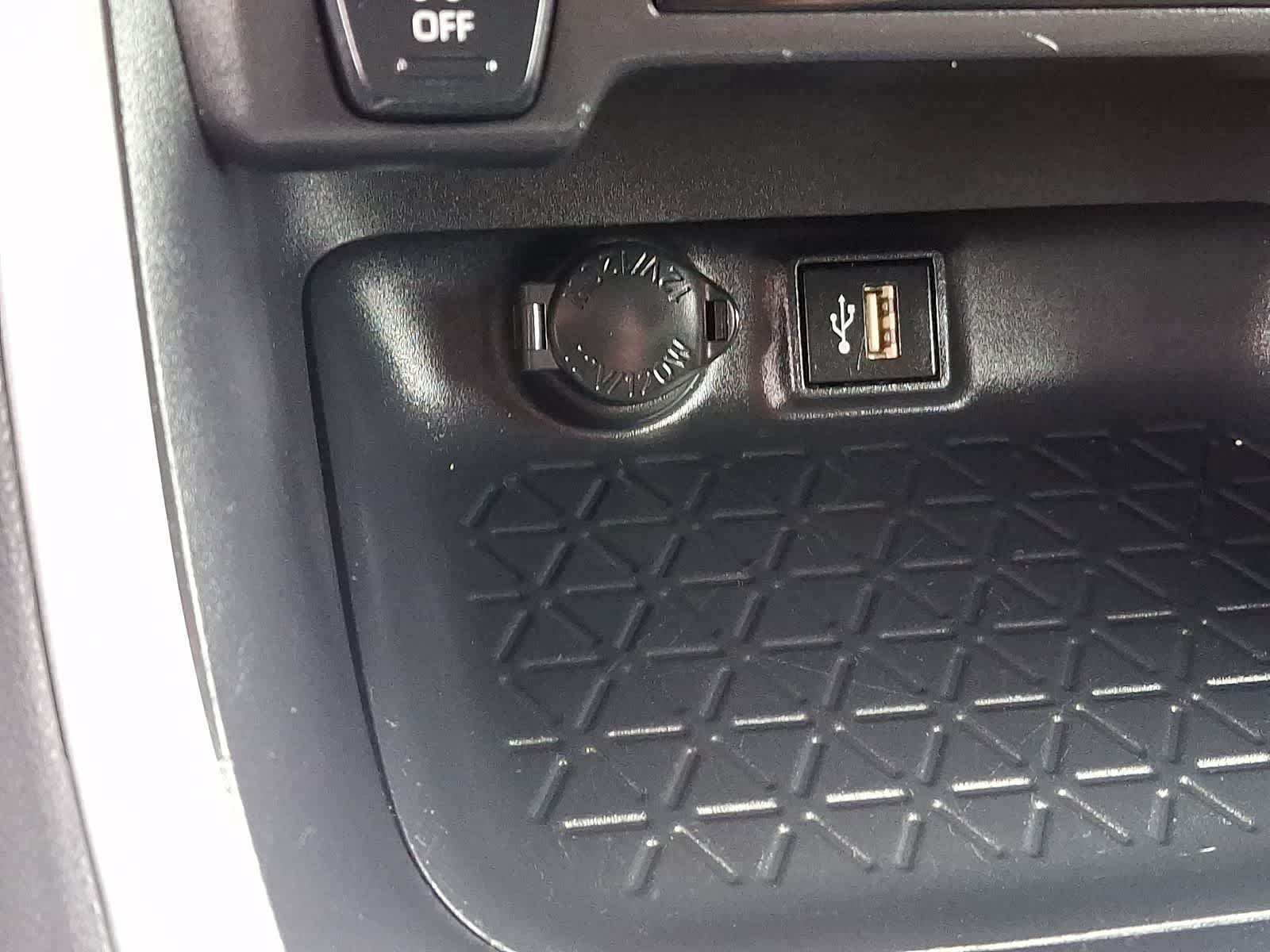 Thumbnail: 2025 Toyota RAV4 - 26