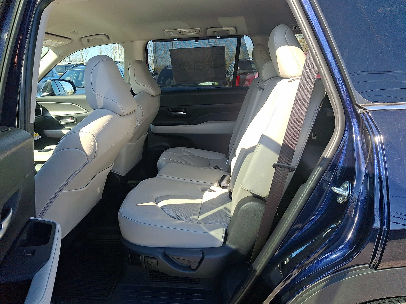 Thumbnail: 2026 Toyota Grand Highlander - 8