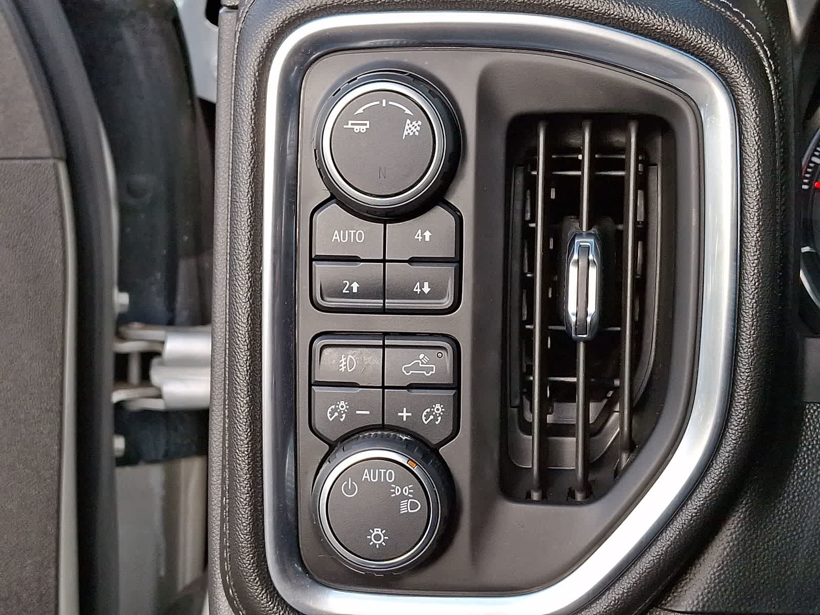 Thumbnail: 2019 Chevrolet Silverado 1500 - 28