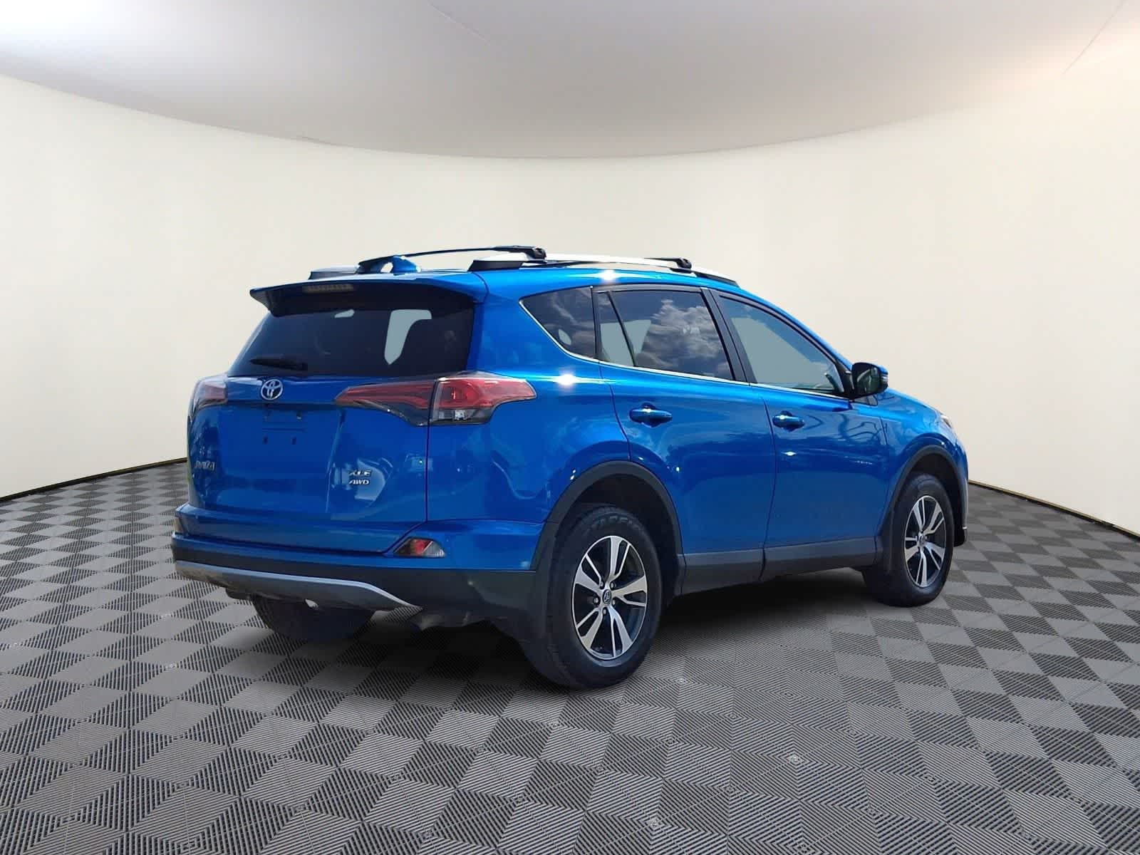 Thumbnail: 2016 Toyota RAV4 - 6