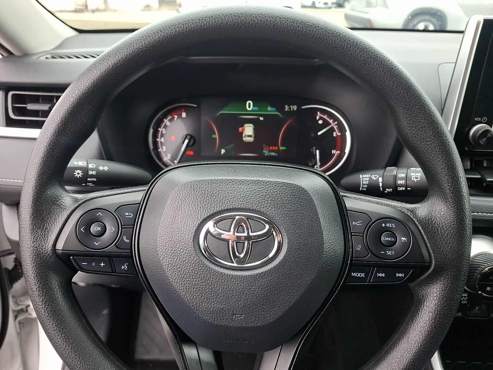 Thumbnail: 2025 Toyota RAV4 - 21