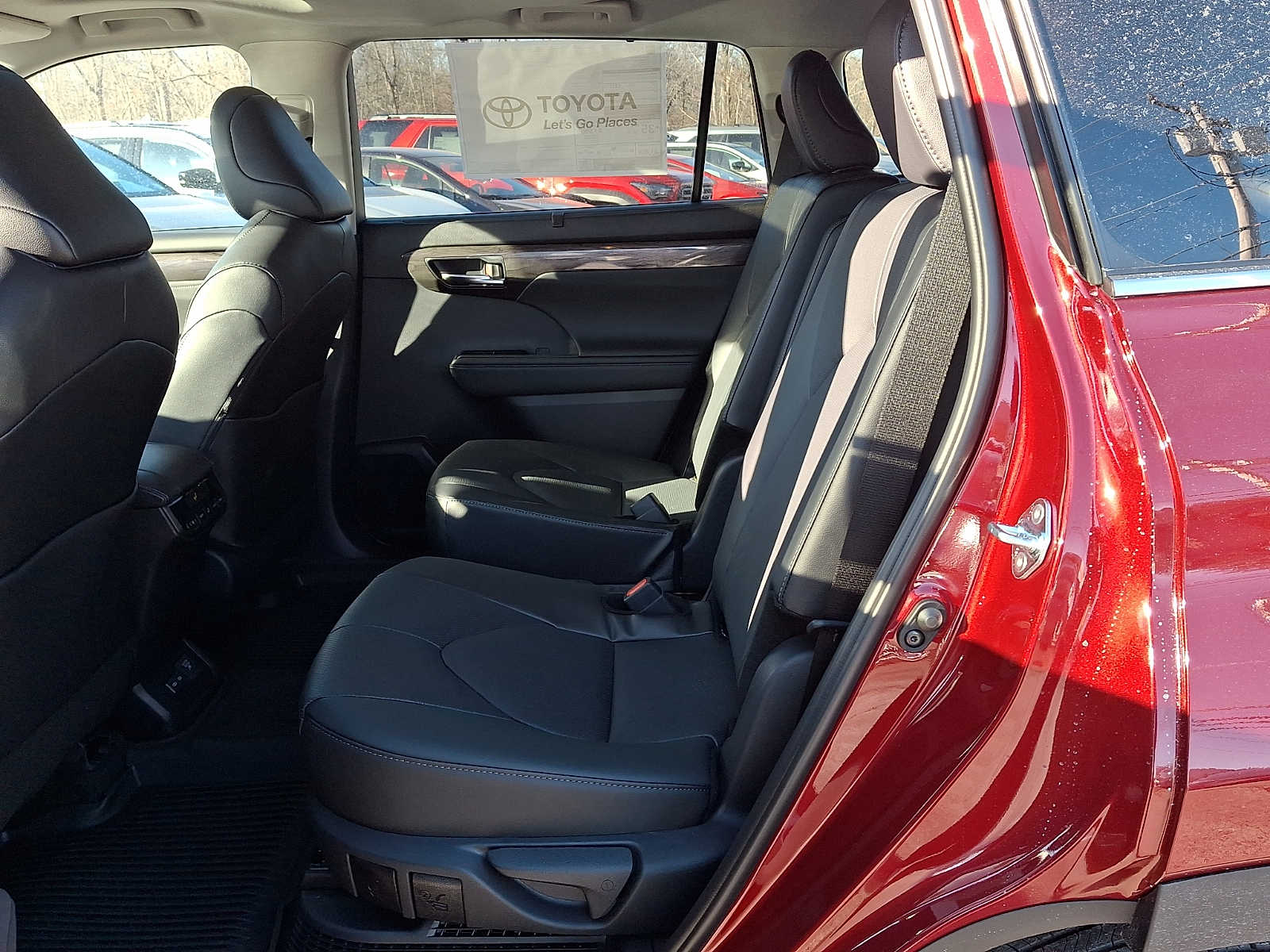 Thumbnail: 2026 Toyota Highlander - 8