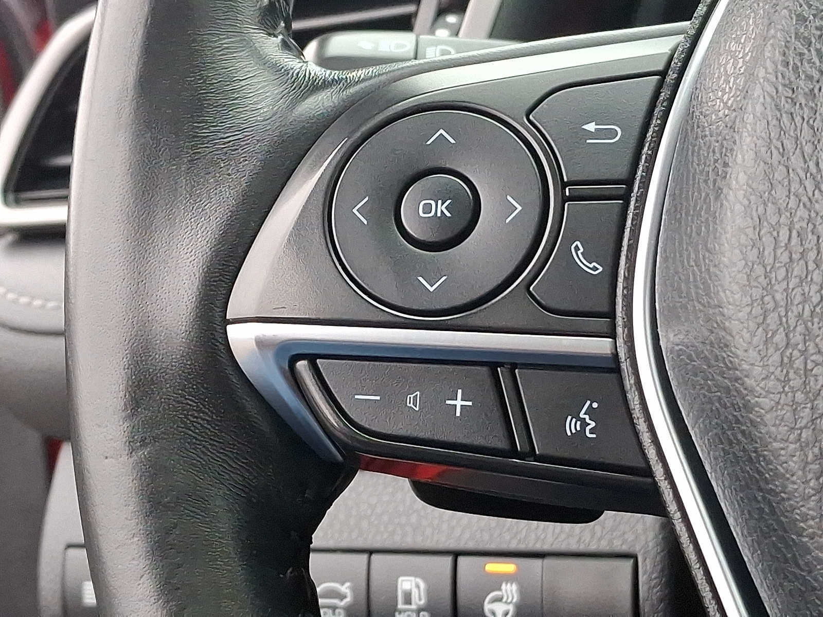 Thumbnail: 2020 Toyota Camry - 25