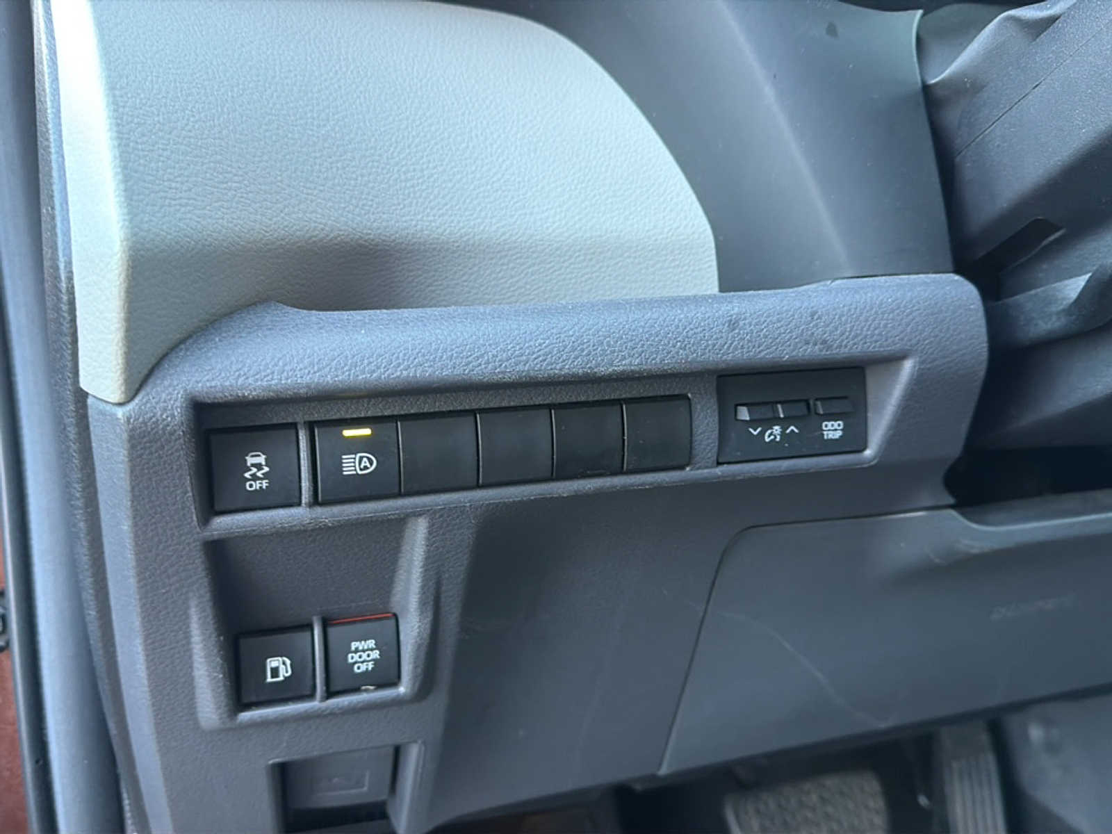 Thumbnail: 2024 Toyota Sienna - 11