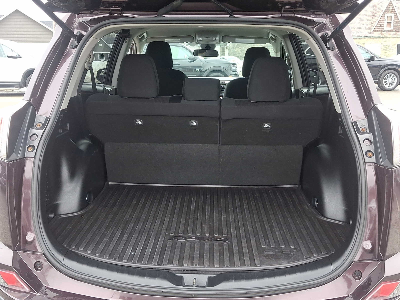 Thumbnail: 2017 Toyota RAV4 - 29