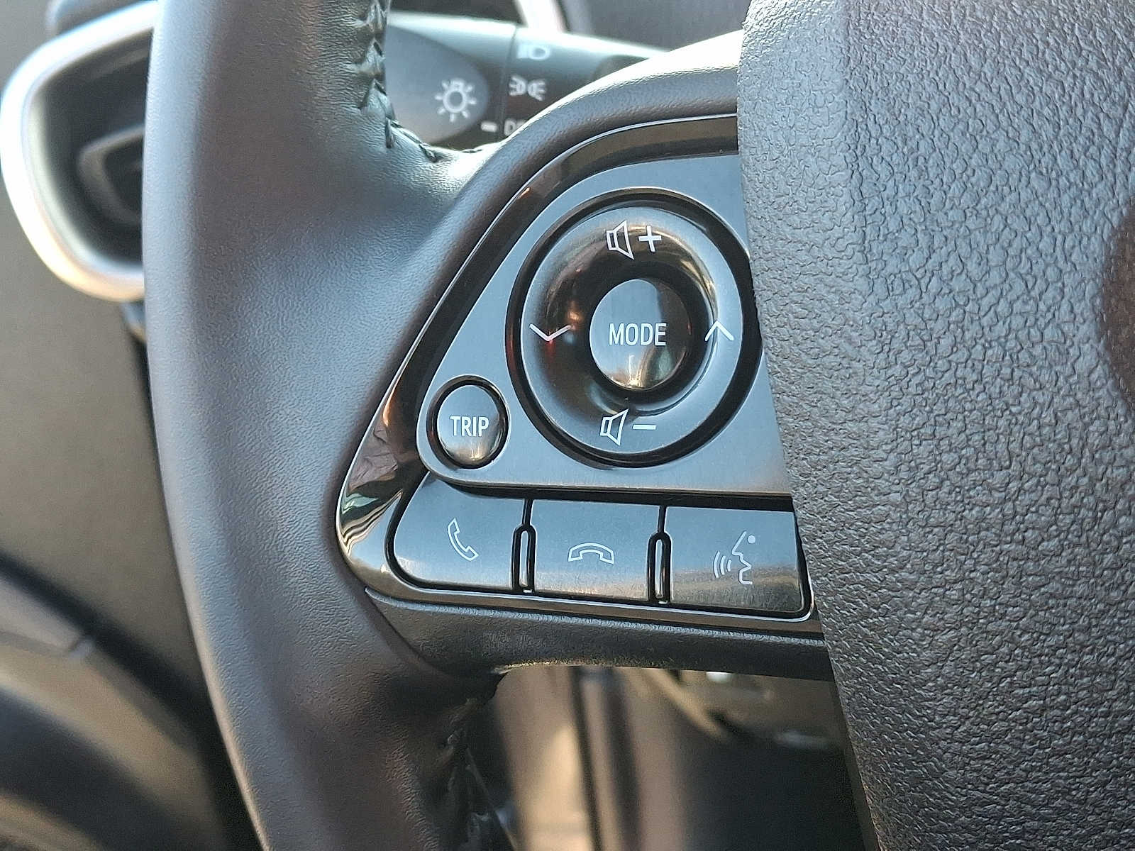 Thumbnail: 2020 Toyota Prius Prime - 22