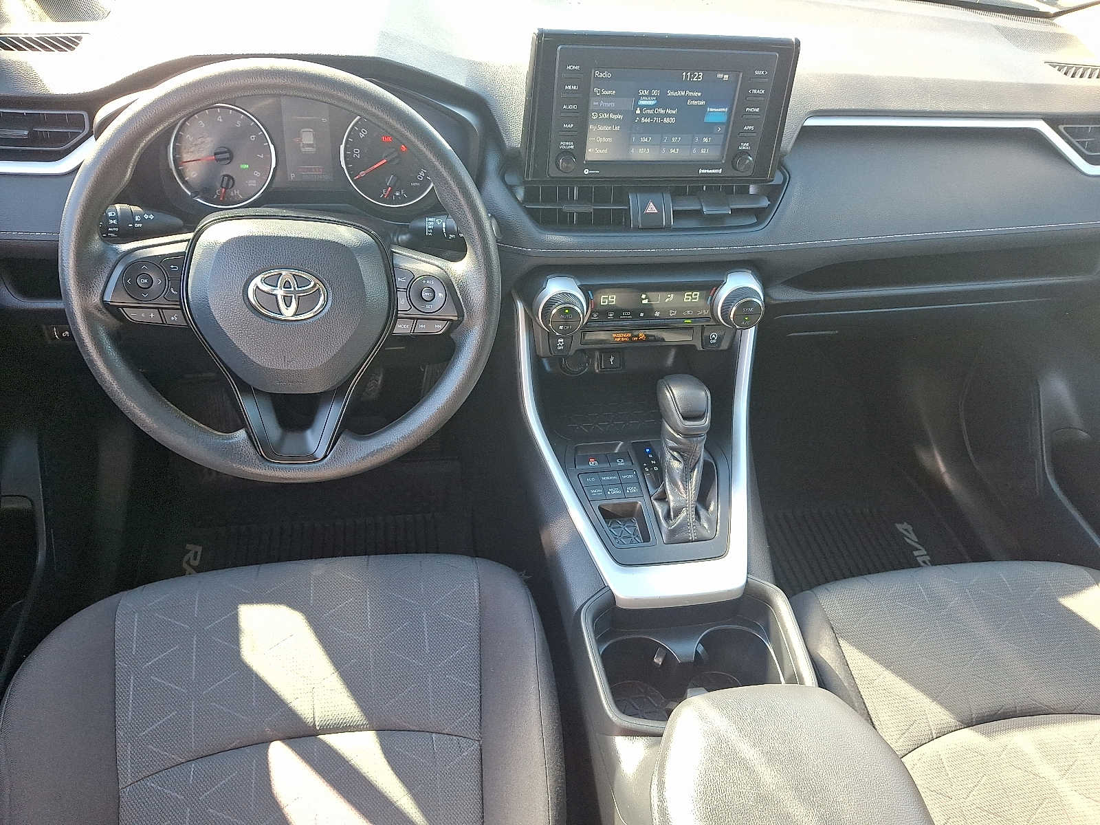 Thumbnail: 2020 Toyota RAV4 - 14