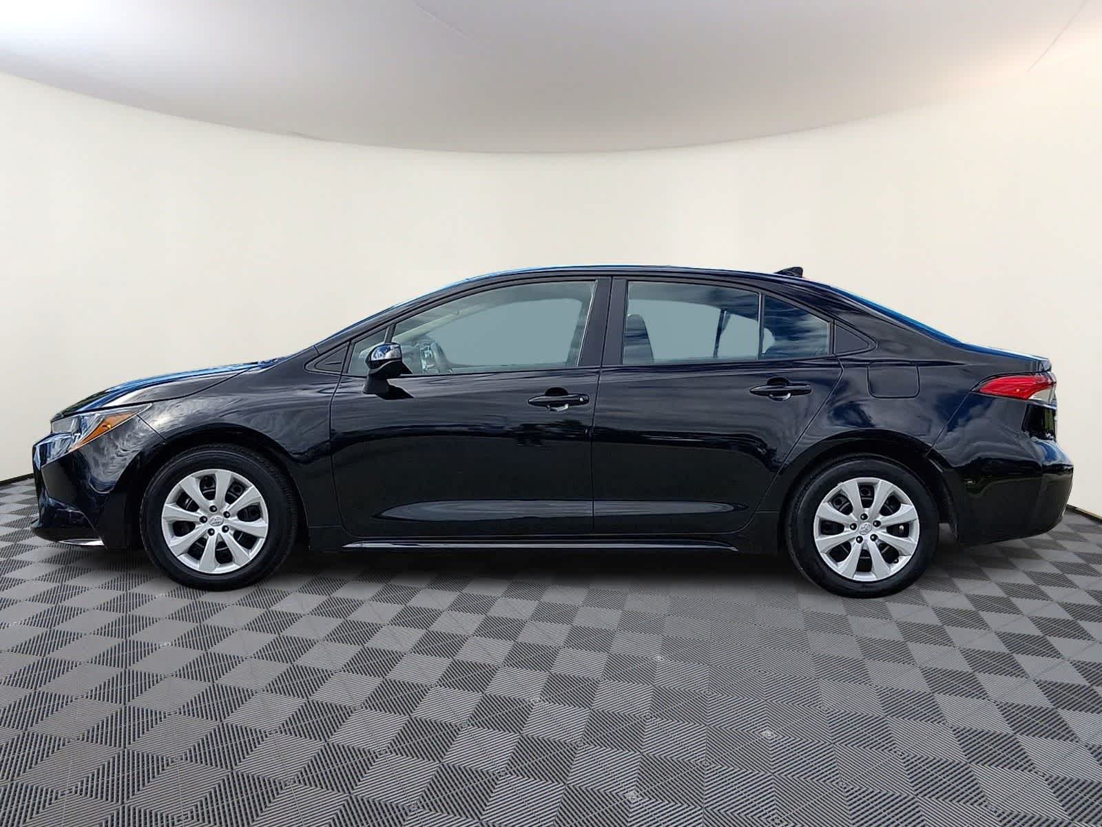 Thumbnail: 2024 Toyota Corolla - 10
