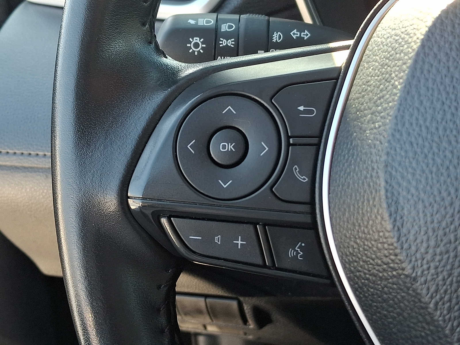 Thumbnail: 2025 Toyota Corolla Cross - 23