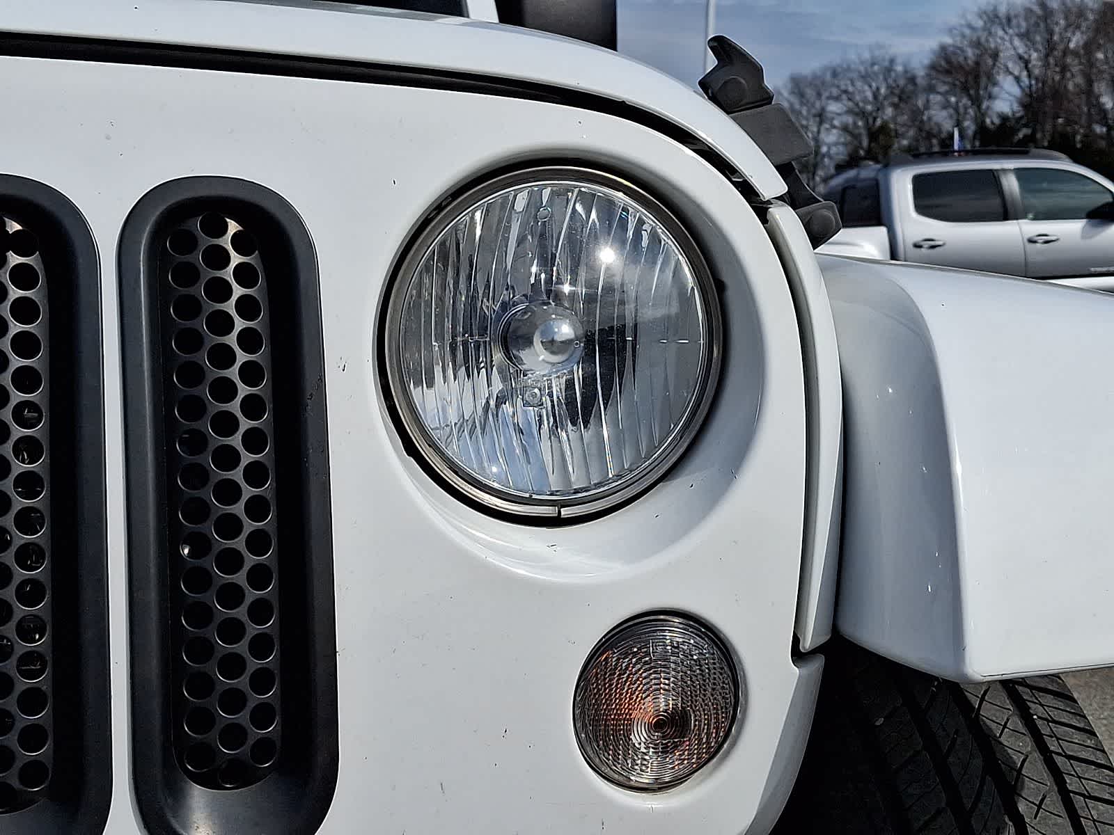 Thumbnail: 2015 Jeep Wrangler - 10