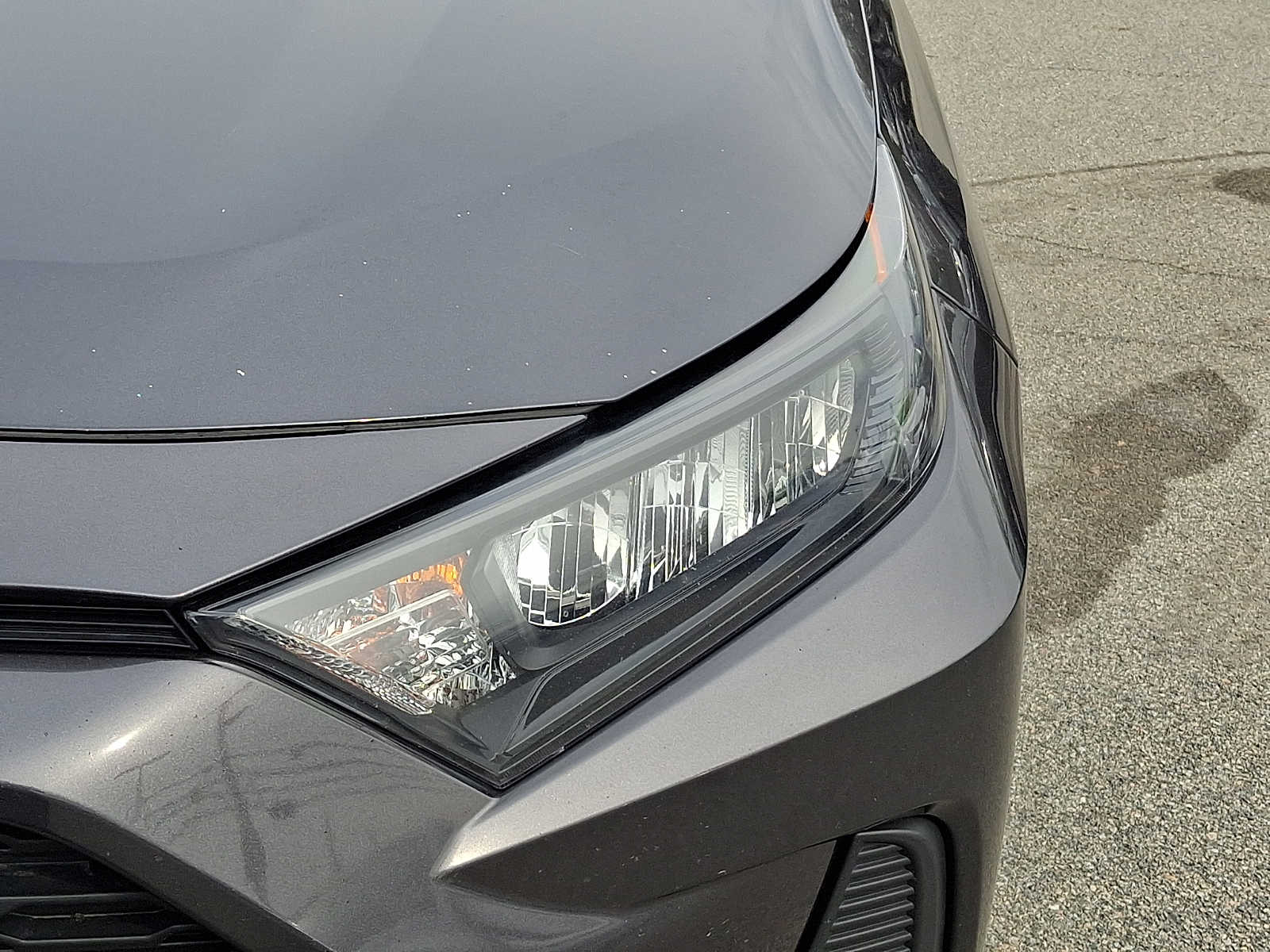 Thumbnail: 2020 Toyota RAV4 - 12