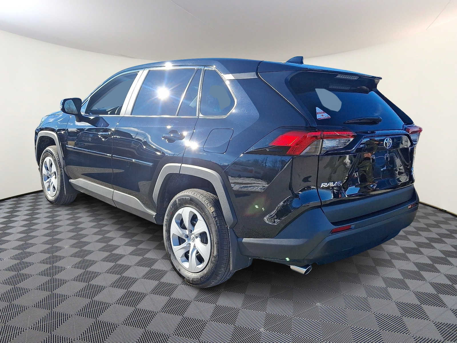 Thumbnail: 2025 Toyota RAV4 - 9