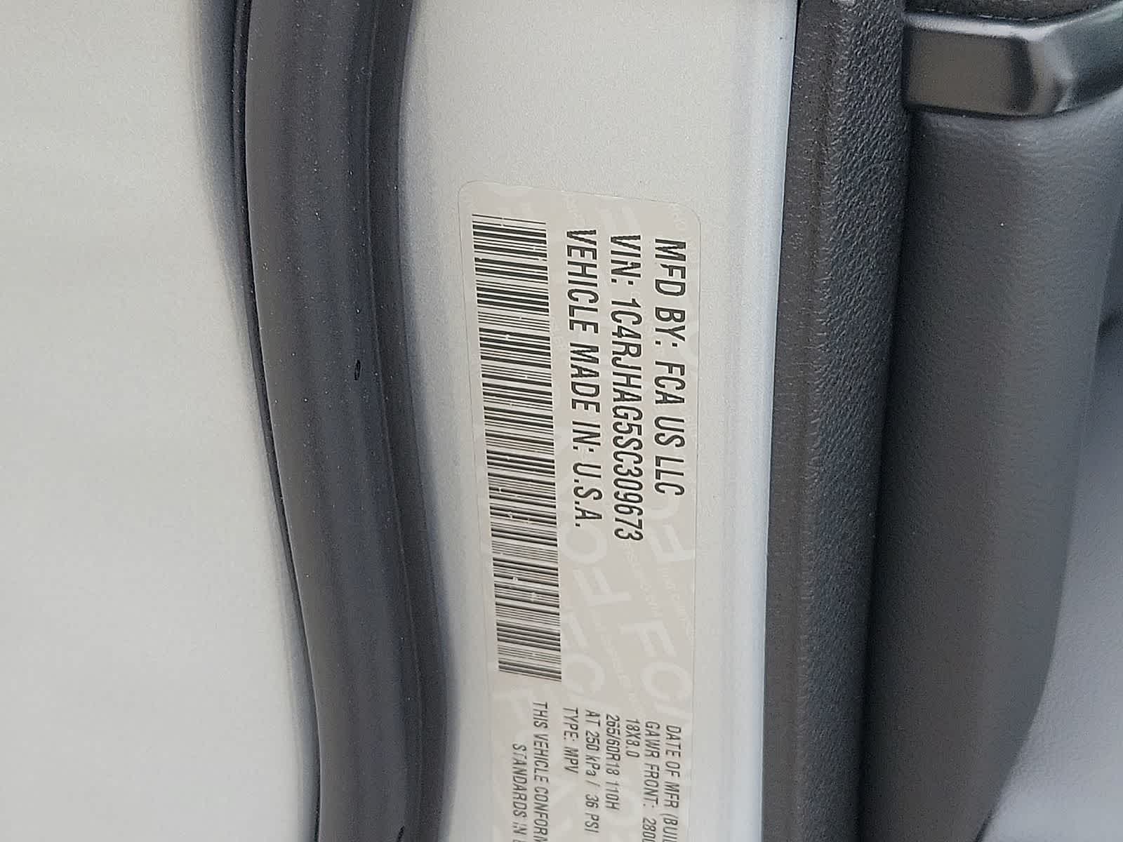 Thumbnail: 2025 Jeep Grand Cherokee - 28