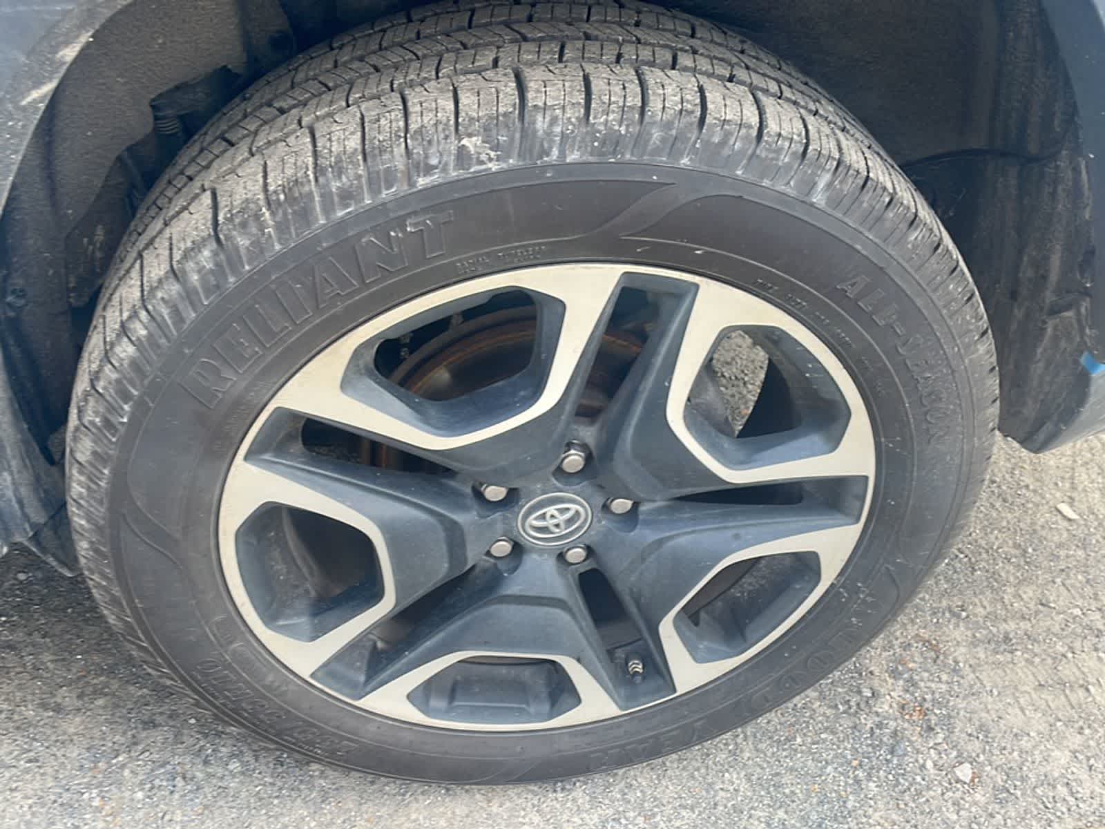 Thumbnail: 2019 Toyota RAV4 - 22