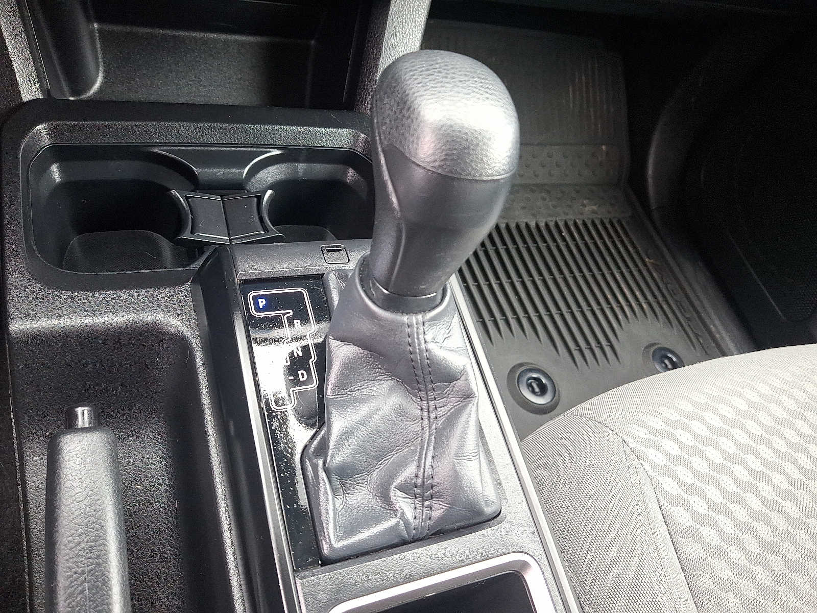 Thumbnail: 2022 Toyota Tacoma - 13