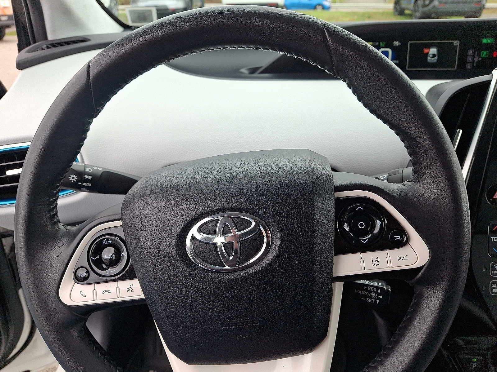 Thumbnail: 2017 Toyota Prius Prime - 21