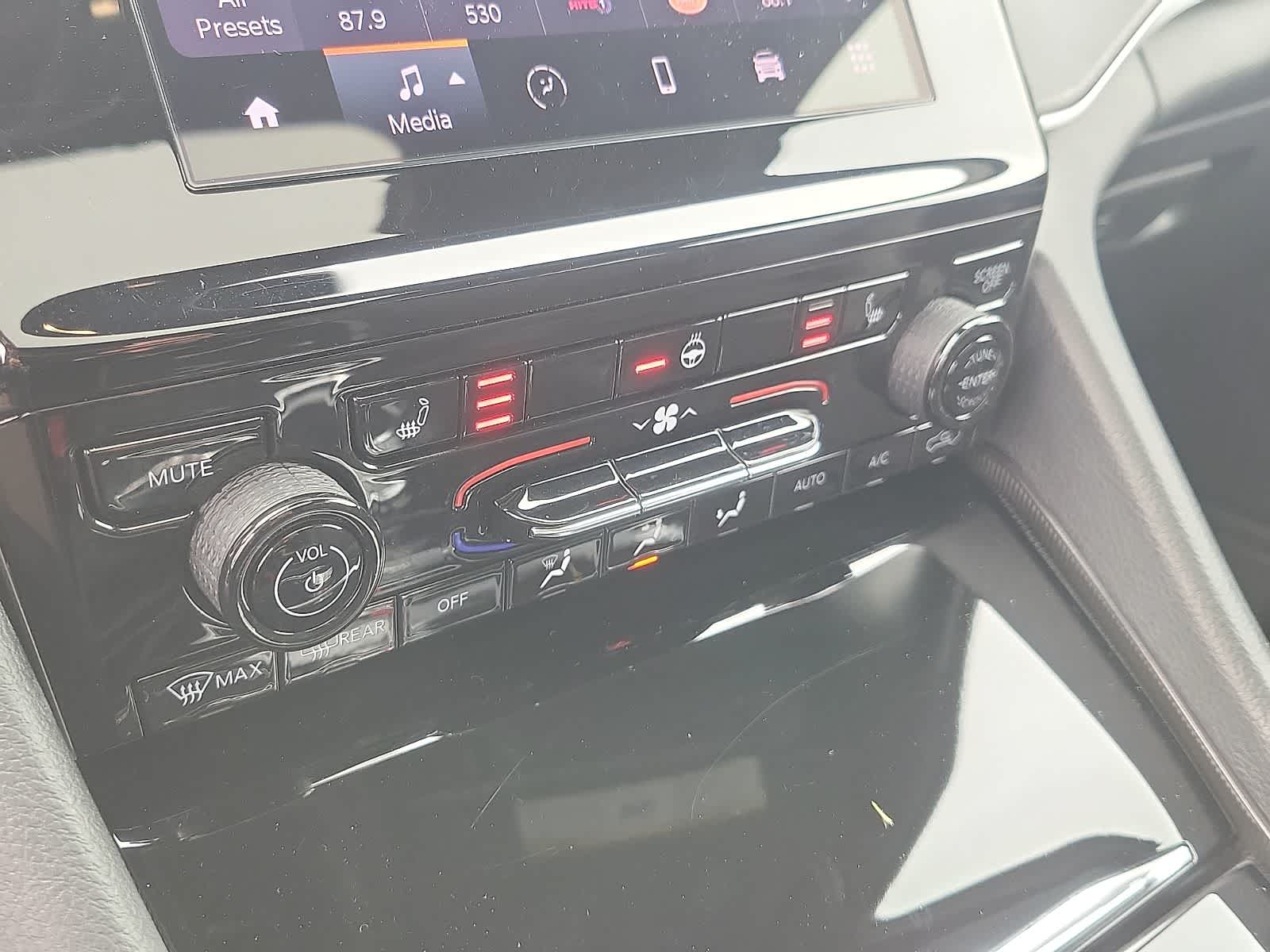 Thumbnail: 2025 Jeep Grand Cherokee - 17