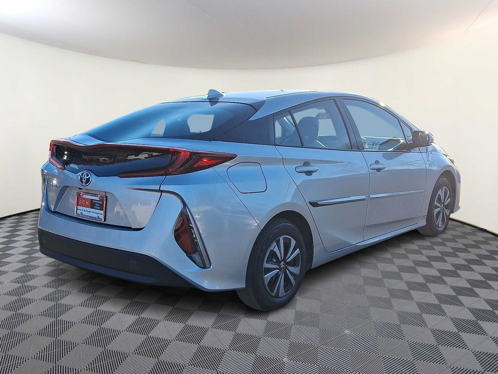 Thumbnail: 2017 Toyota Prius Prime - 6