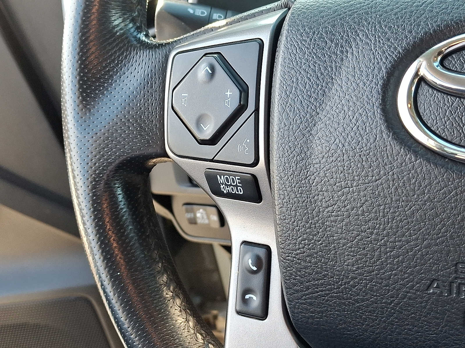 Thumbnail: 2017 Toyota Tacoma - 19