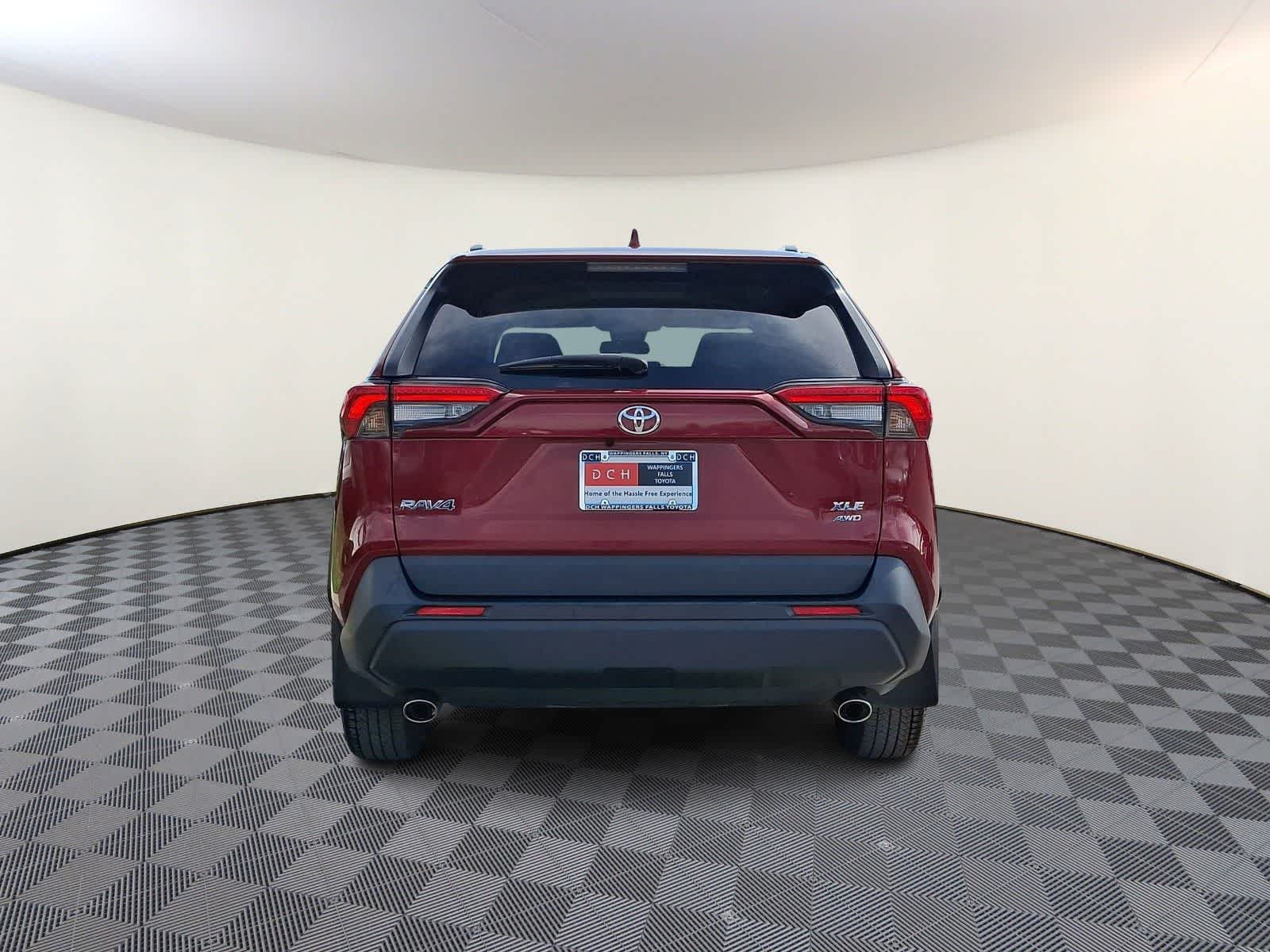 Thumbnail: 2021 Toyota RAV4 - 7