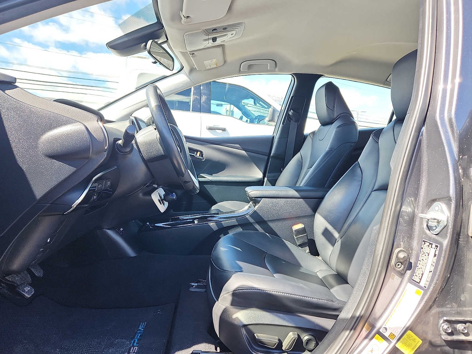 Thumbnail: 2018 Toyota Prius Prime - 16