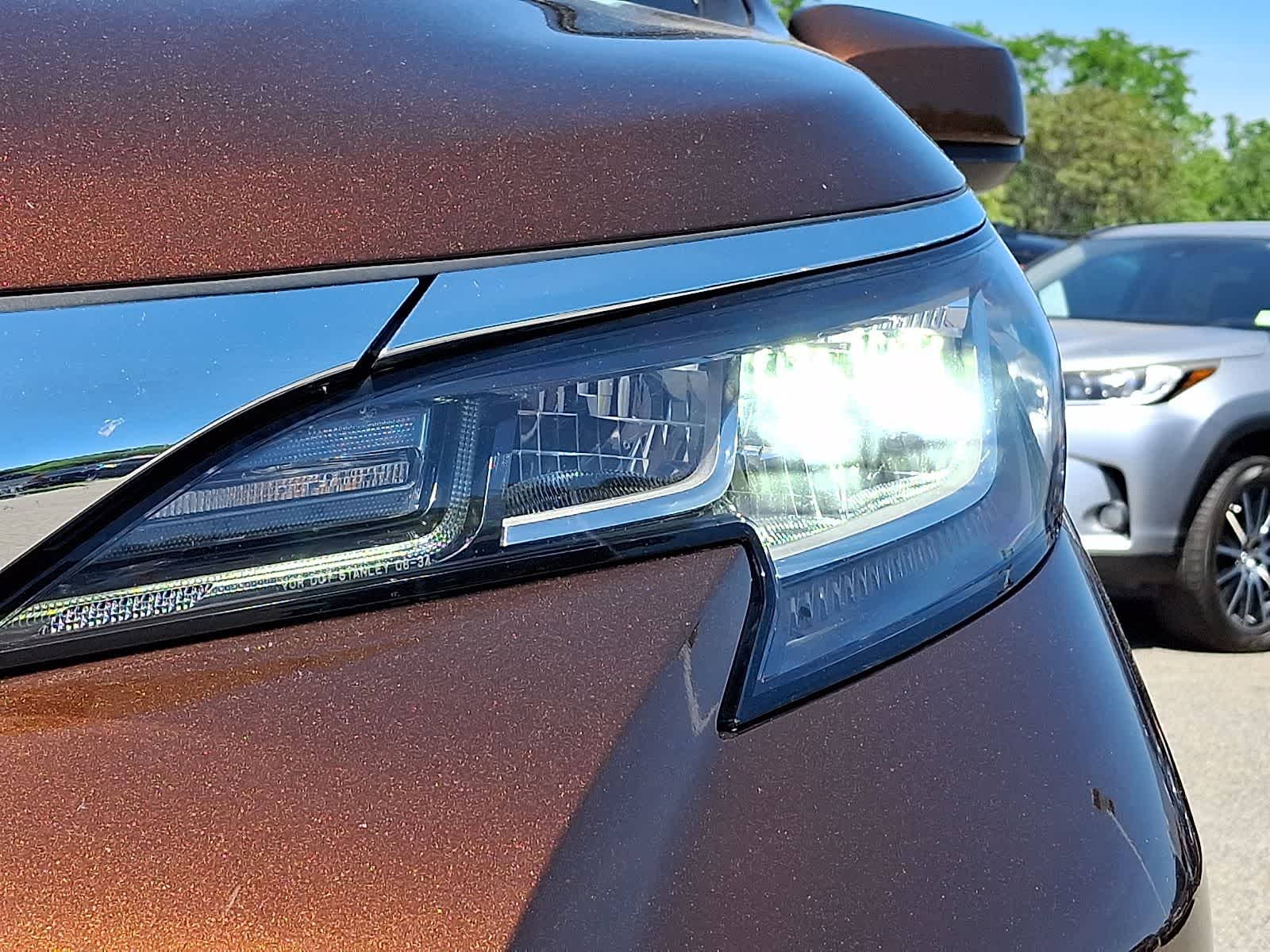 Thumbnail: 2023 Toyota Sienna - 12