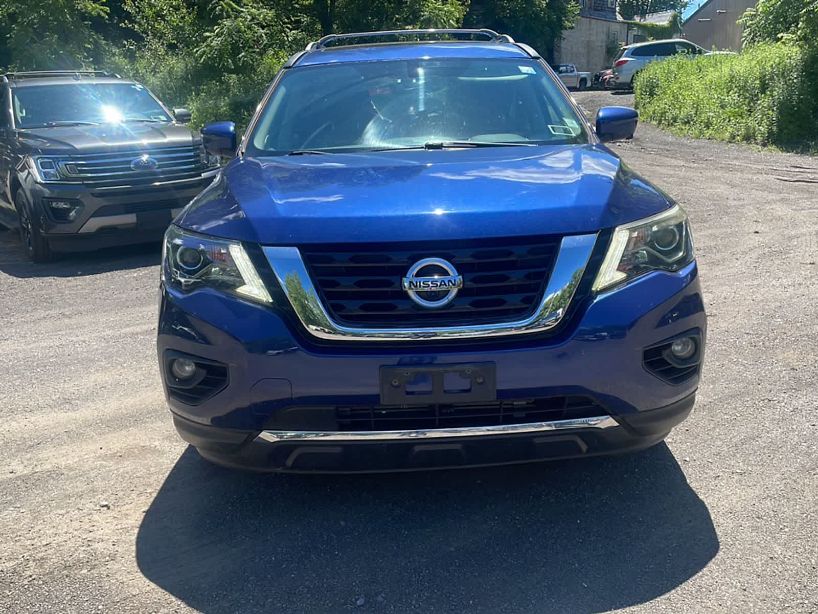 Thumbnail: 2017 Nissan Pathfinder - 11