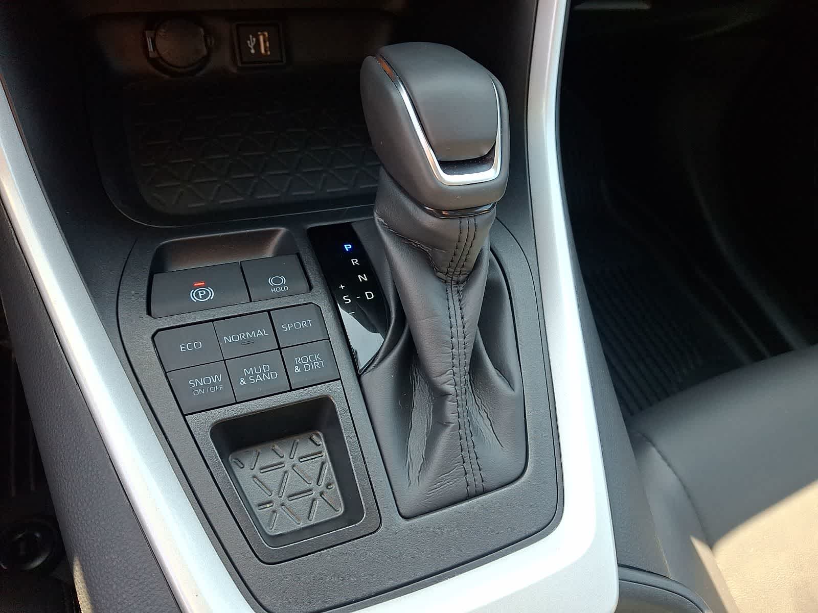 Thumbnail: 2025 Toyota RAV4 - 18