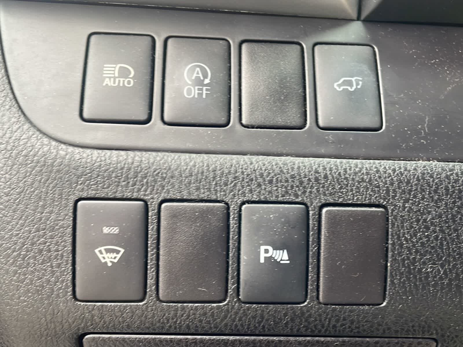 Thumbnail: 2017 Toyota Highlander - 20