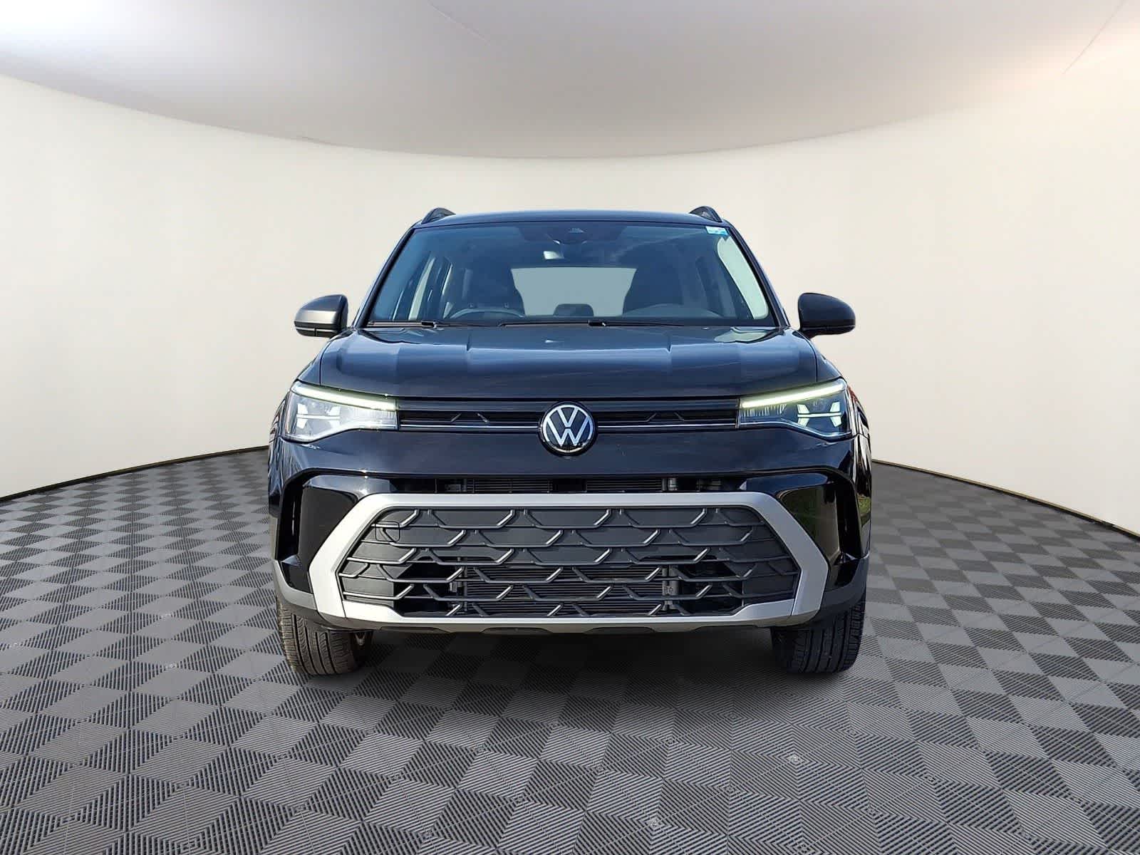 Thumbnail: 2025 Volkswagen Taos - 3