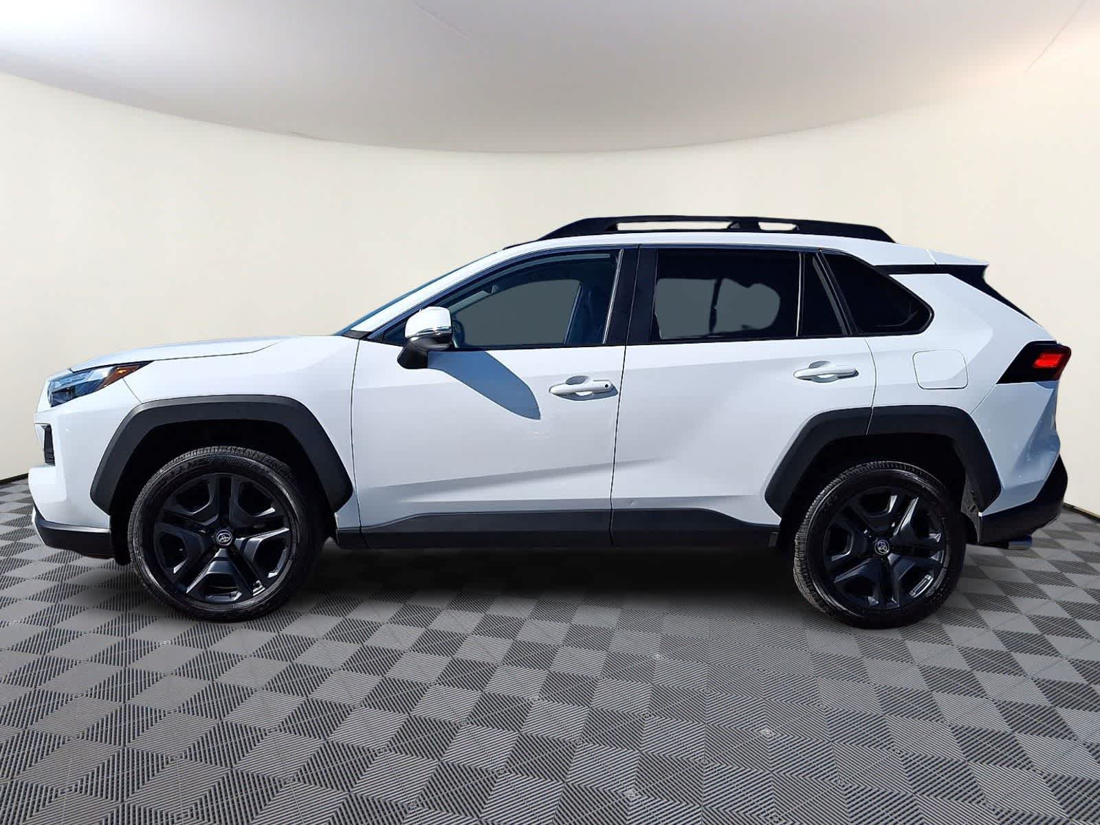 Thumbnail: 2024 Toyota RAV4 - 10