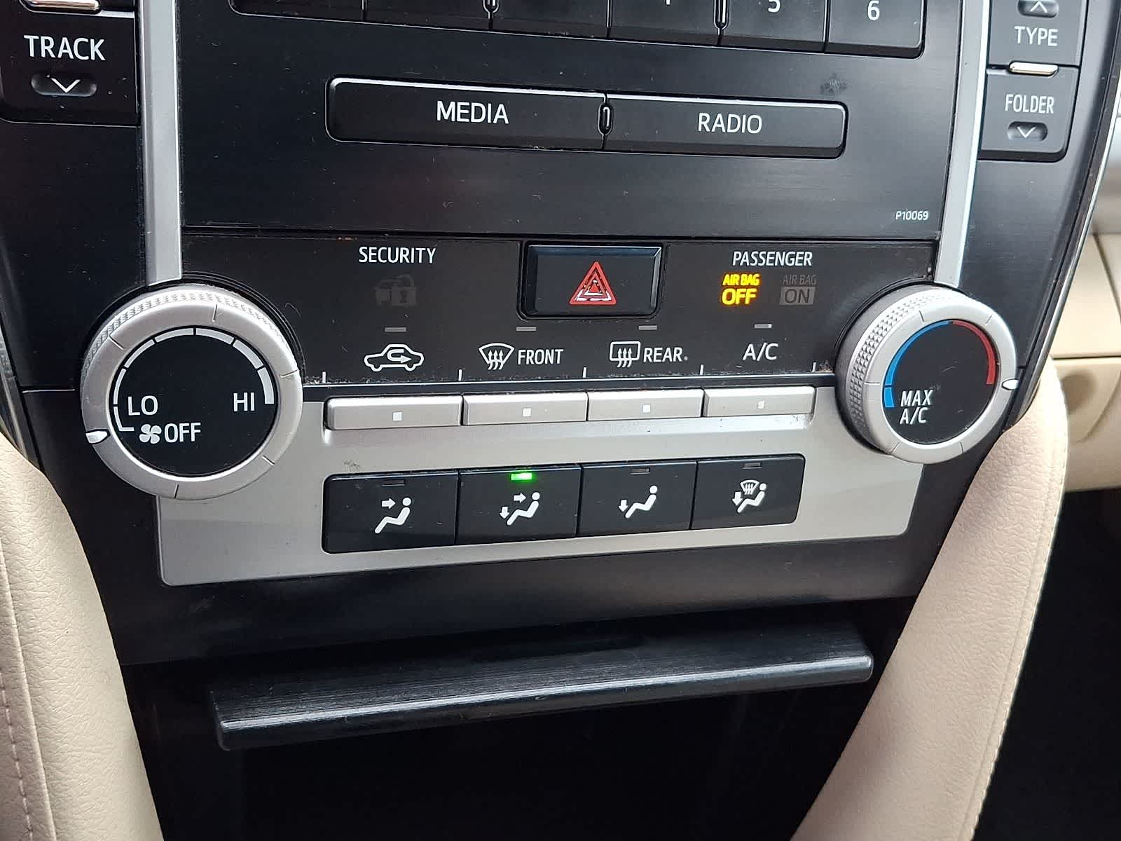 Thumbnail: 2012 Toyota Camry - 17