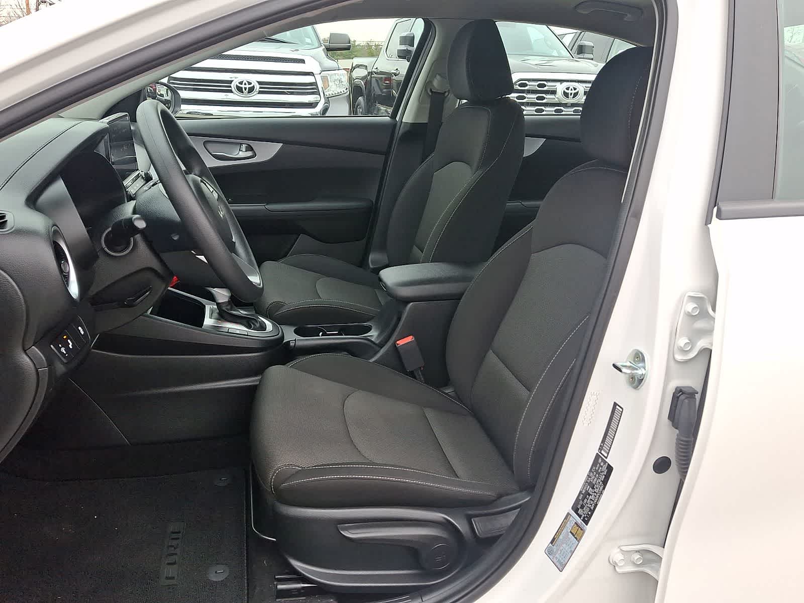 Thumbnail: 2023 Kia Forte - 14