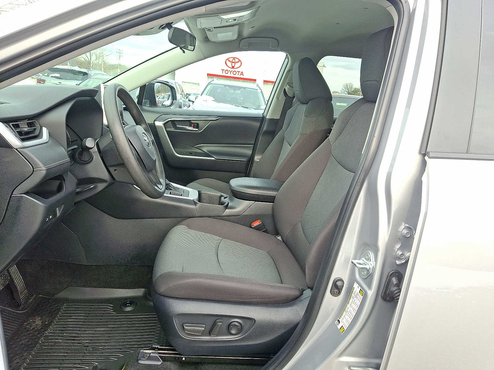 Thumbnail: 2024 Toyota RAV4 - 16