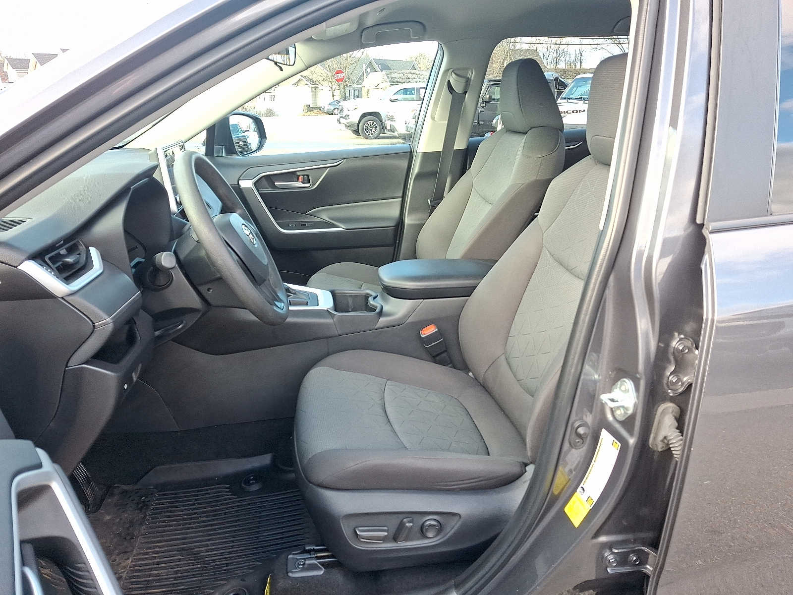 Thumbnail: 2023 Toyota RAV4 - 16