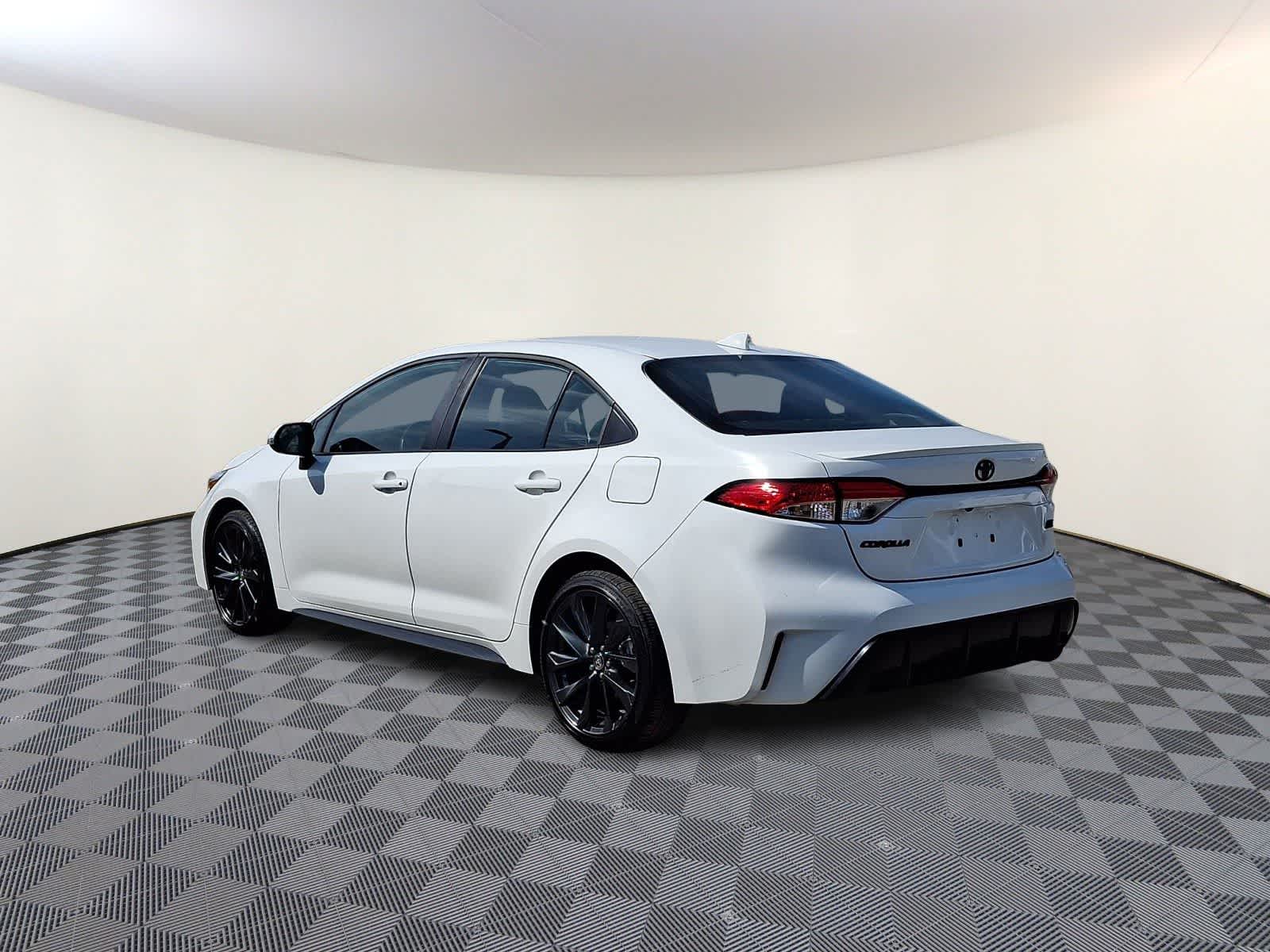 Thumbnail: 2024 Toyota Corolla - 9