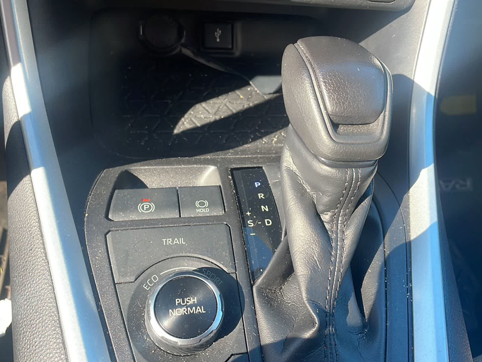 Thumbnail: 2021 Toyota RAV4 - 18